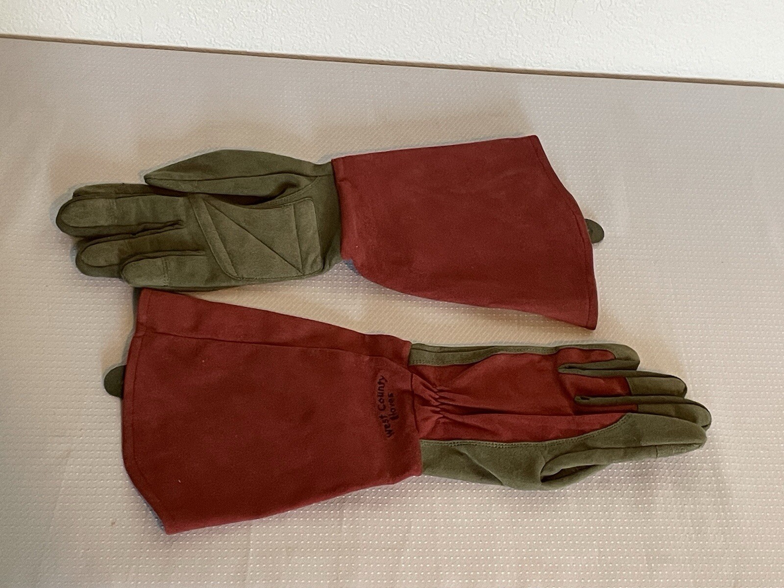 New West County Gauntlet Rose Gloves, Ruby, Extra Large, Suede Gardening Gloves