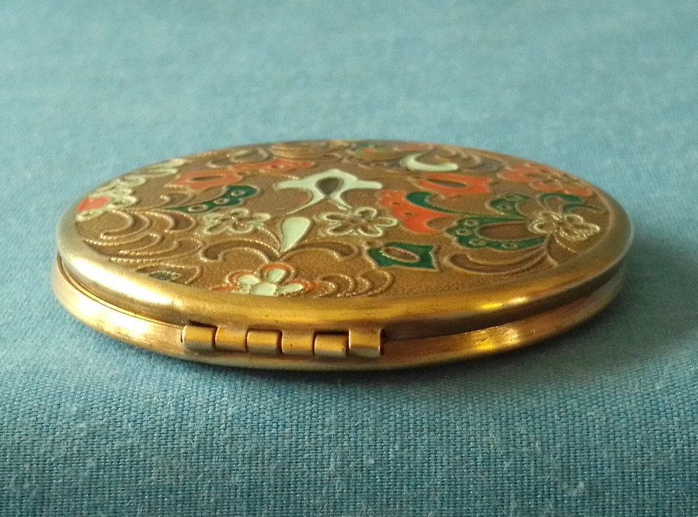 Perfumery. Powder Box Сompact. USSR 1960s.