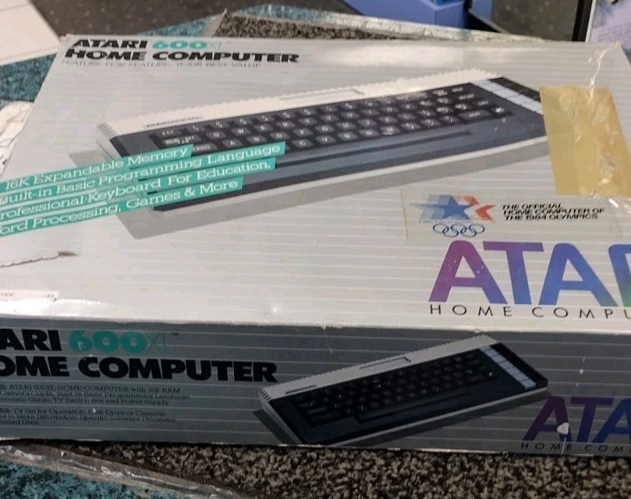 Atari 600XL VTG Home Computer Video Game Console Untested