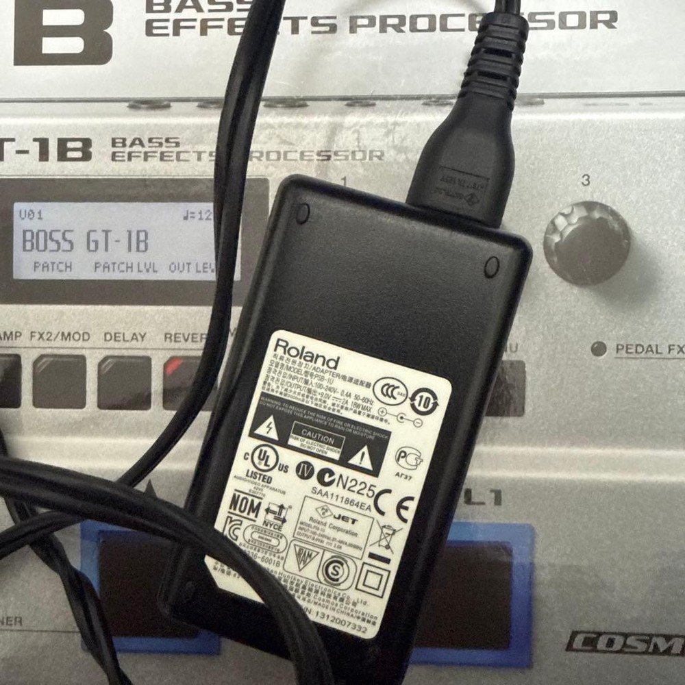 BOSS GT-1B Bass Multi Effects Processor Guitar Pedal Compact Performance Unit