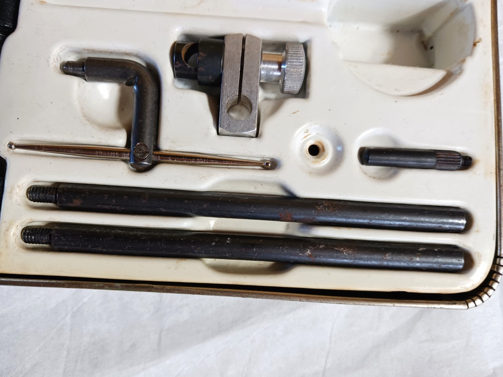 VINTAGE SEARS CRAFTSMAN DIAL INDICATOR .001" W/HARD CASE