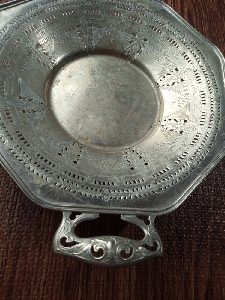 Vintage EPNS Pedestal Dish 2 handle Round Silver plated