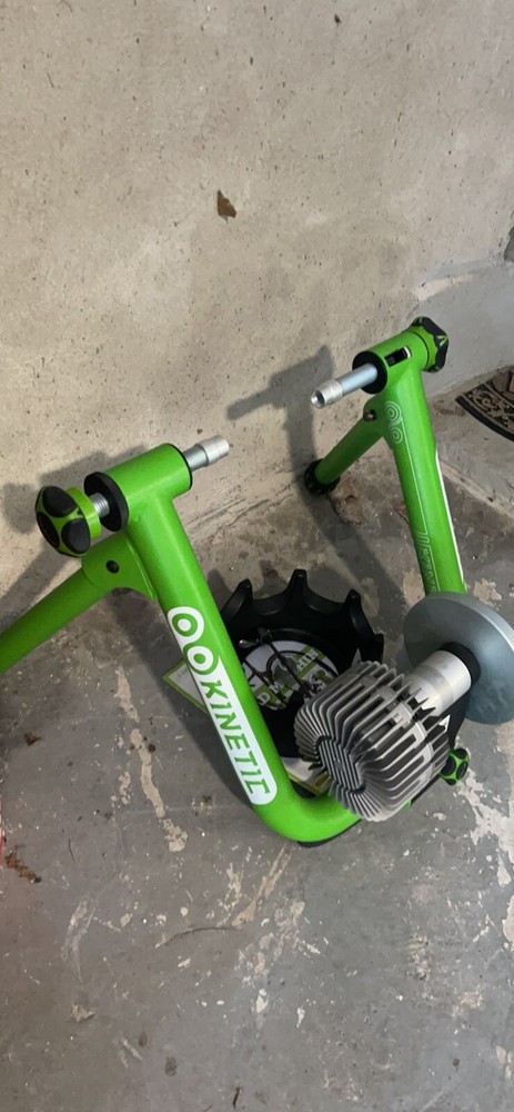 Kinetic Fluid Trainer Road Machine