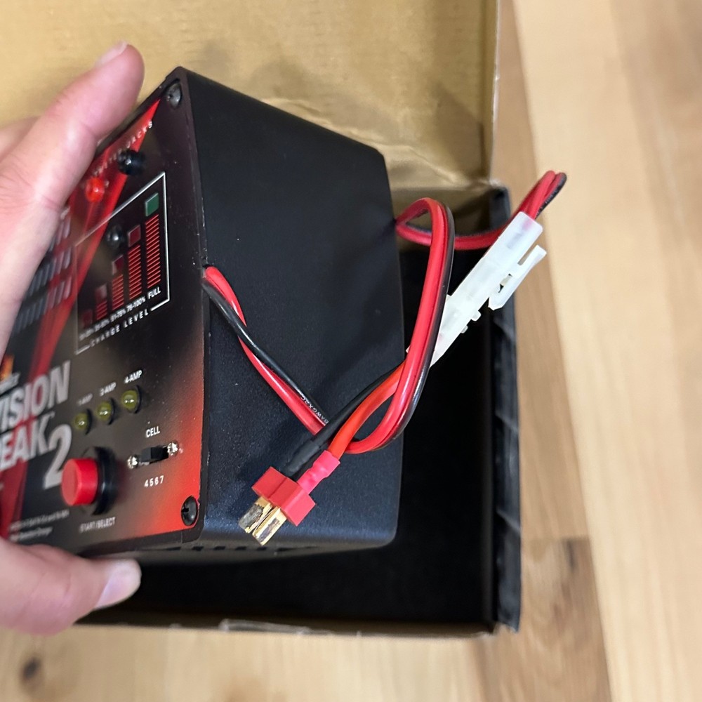 DYNAMITE Twin Peak Dual Peak Charger AC/DC Open Box
