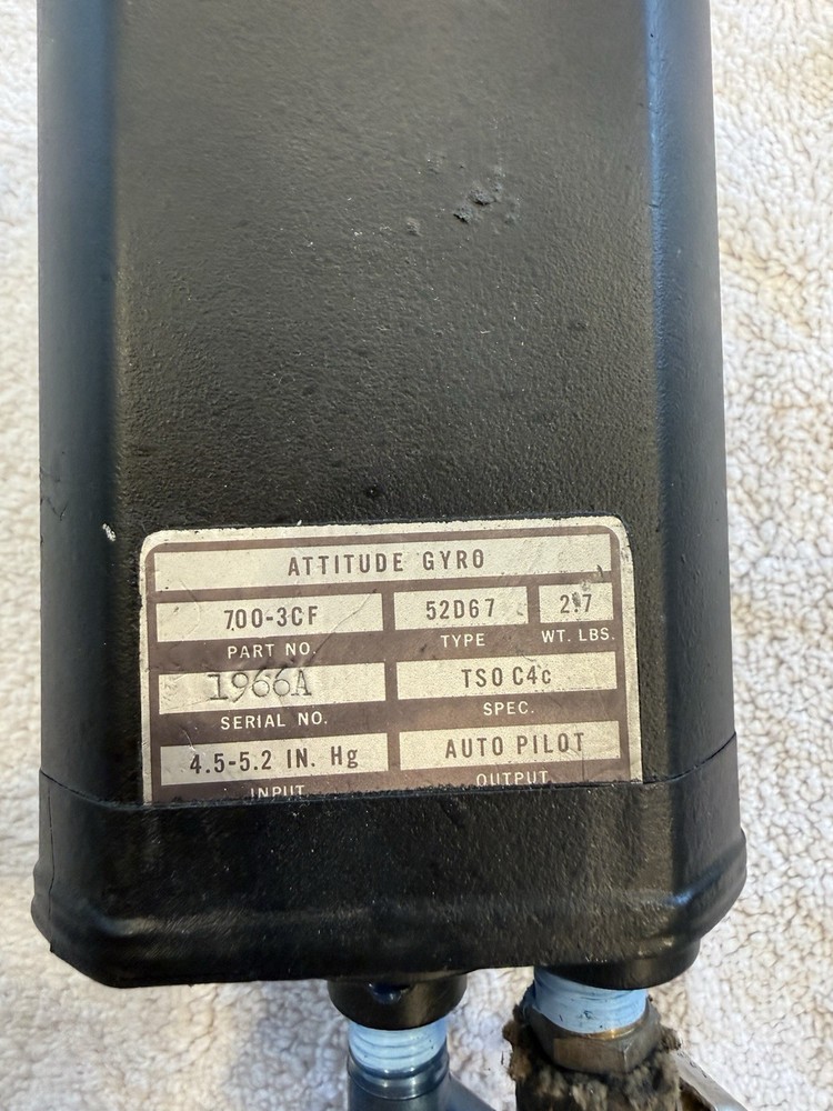 AIM Attitude Gyro 700-3CF 52D67 (3158)