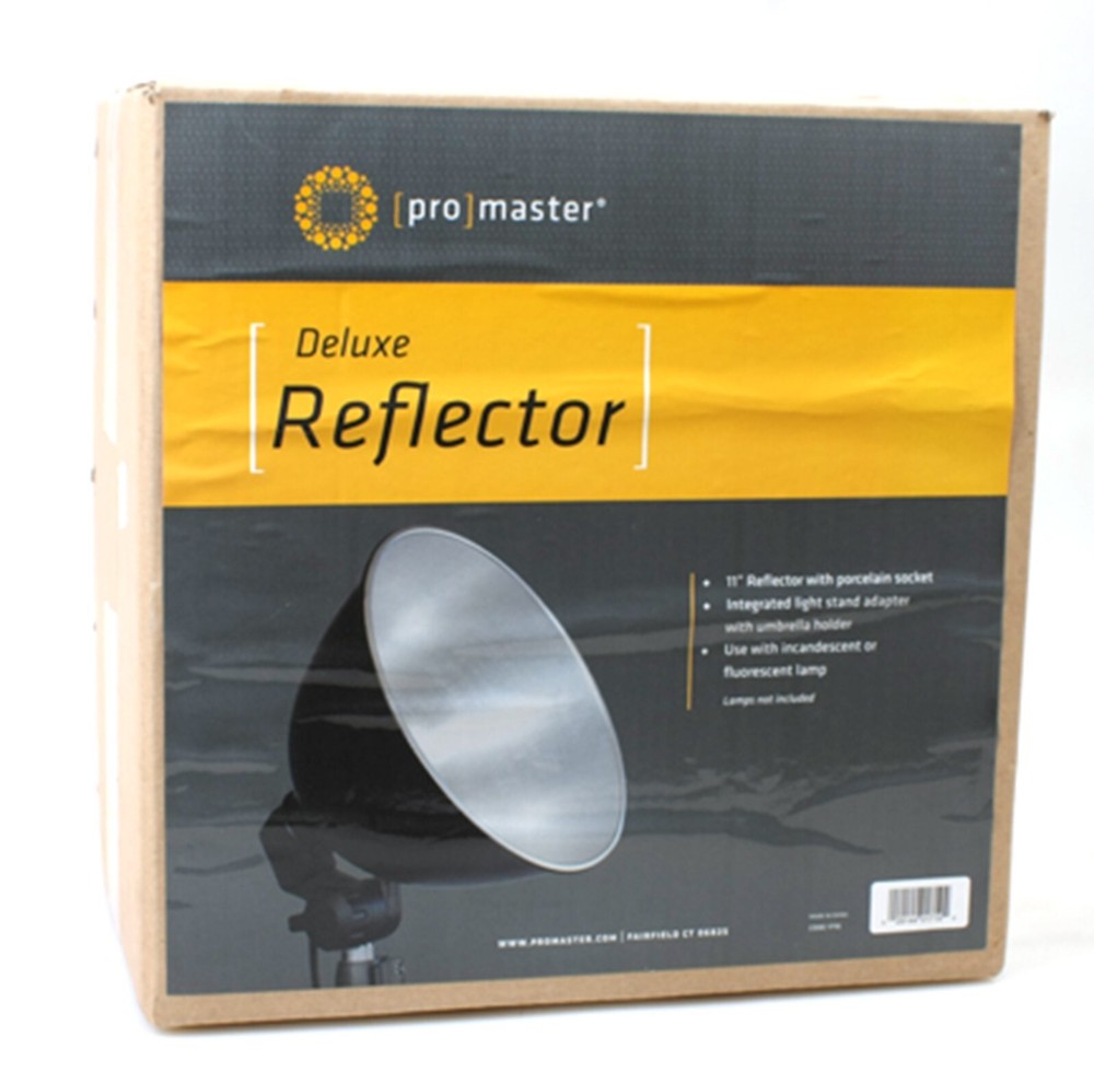 PROMASTER DELUXE REFLECTOR IN ORGINAL BOX