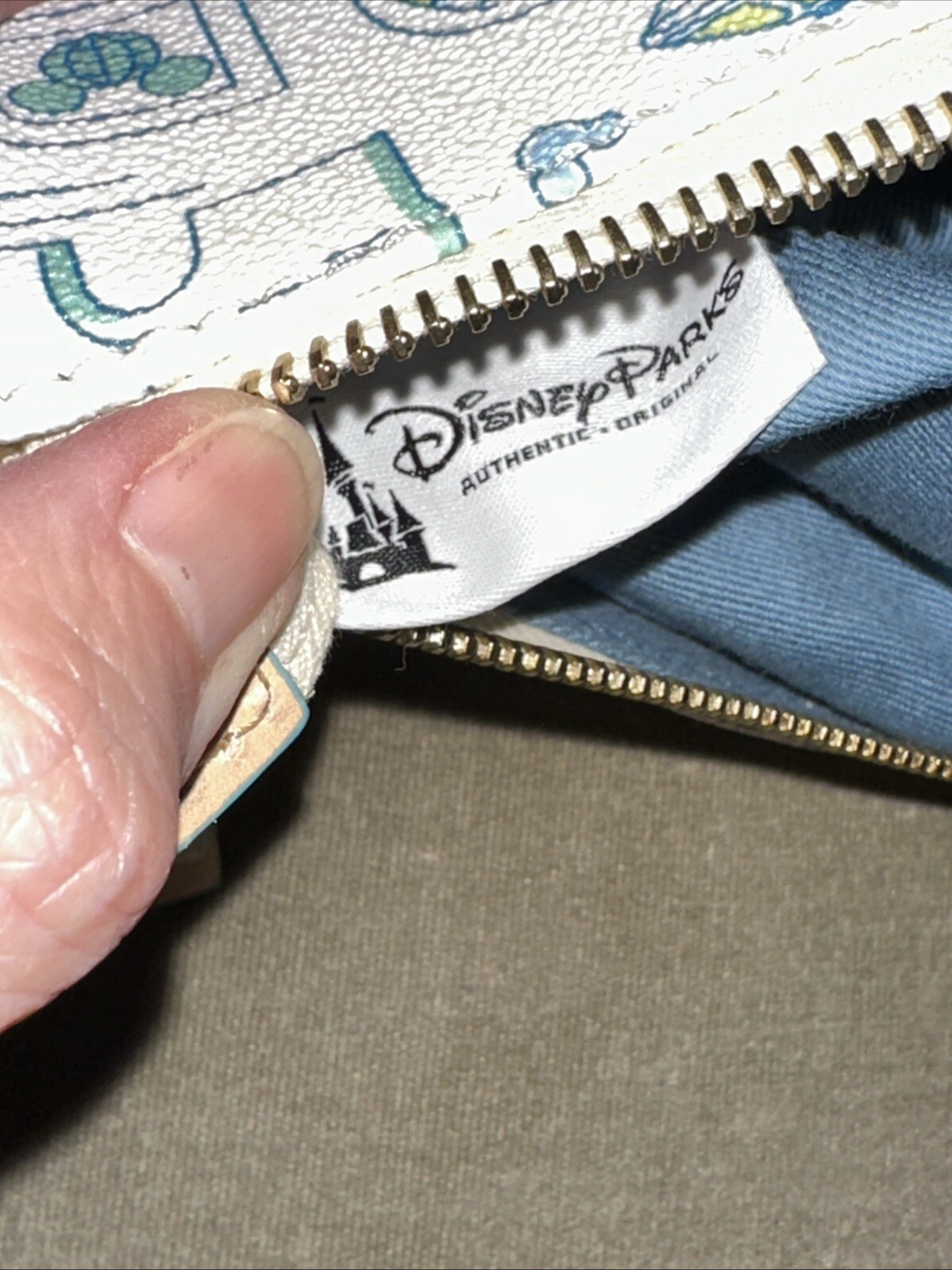 New Disney World Park WDW Dooney & Bourke 2017 Marathon LEXI Crossbody Purse Bag