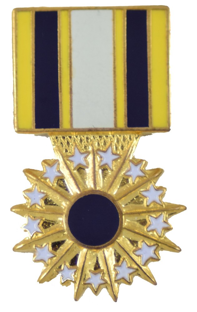 A.F. DIST. SVS HAT PIN