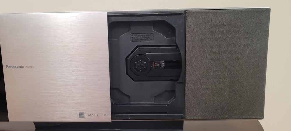 Panasonic SC-HC3 AM-FM iPod Dock With Adapter Bluetooth. Tested, Works except CD