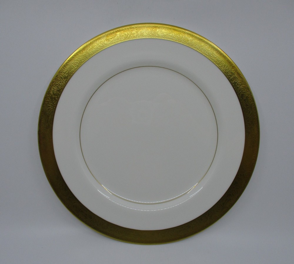 MIKASA HARROW DINNER PLATE  - 10 5/8 "  0506I