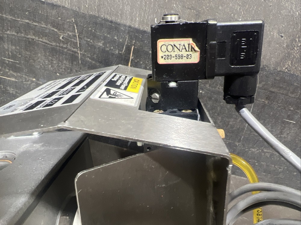 CONAIR material Hopper Isolate Receiver Model CV2. Used Surplus. Item ID 7