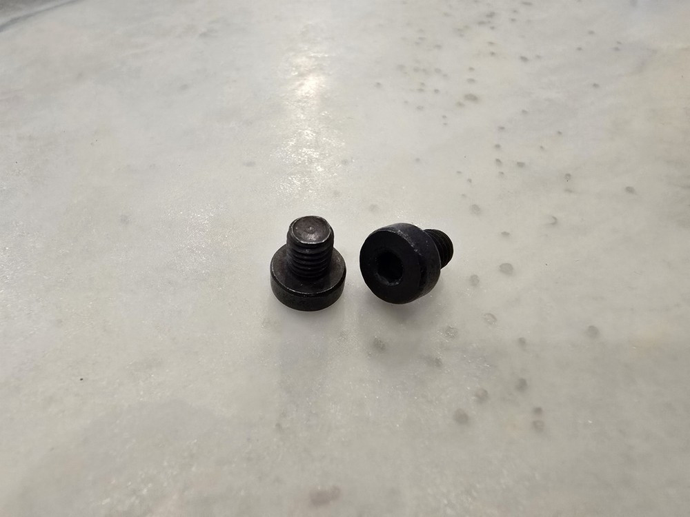 Aimpoint QRP2 Mount CompM4 / CompM4s / PRO short screw set. For use W/OUT riser