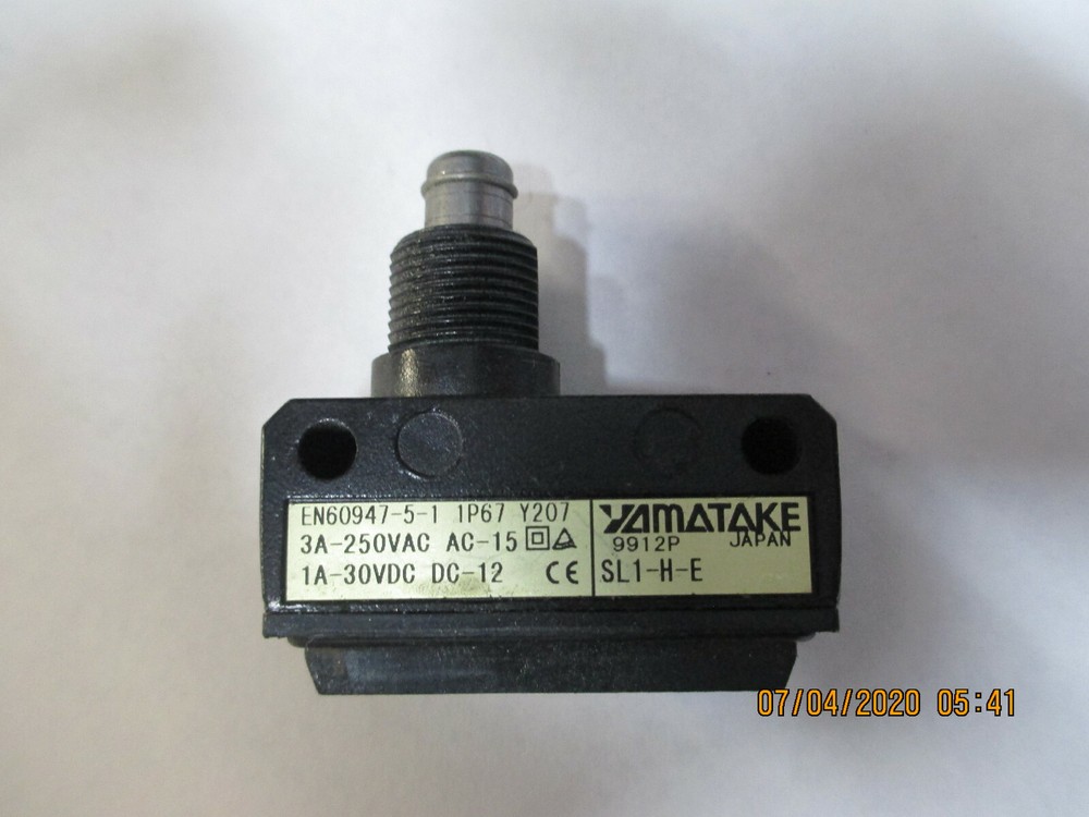 Yamatake SL1-H-E Limit Switch / Micro Switch with Plunger Type