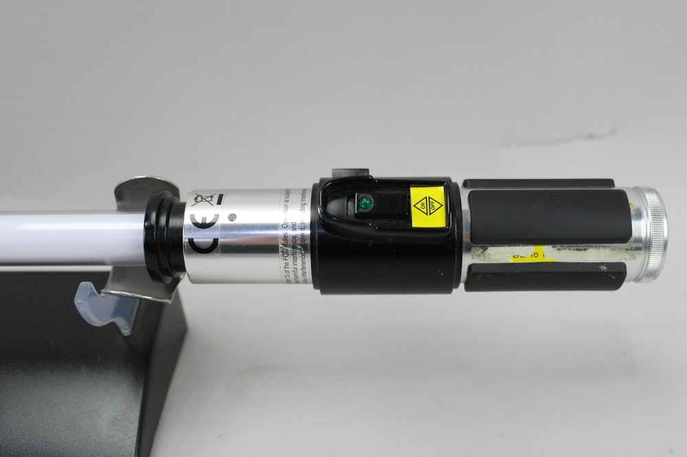 2007 Star Wars Master Replicas Yoda Force FX Lightsaber w/ Base