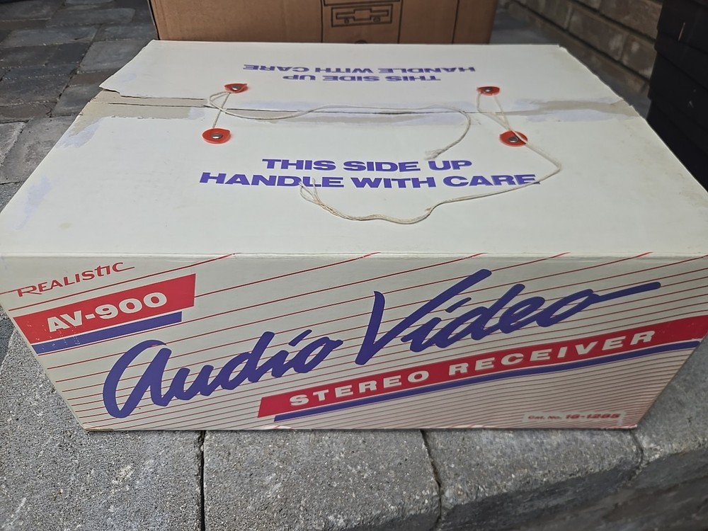 Vintage Realistic AV-900 Solid State Stereo Amplifier W/ Remote In BOX Powers On