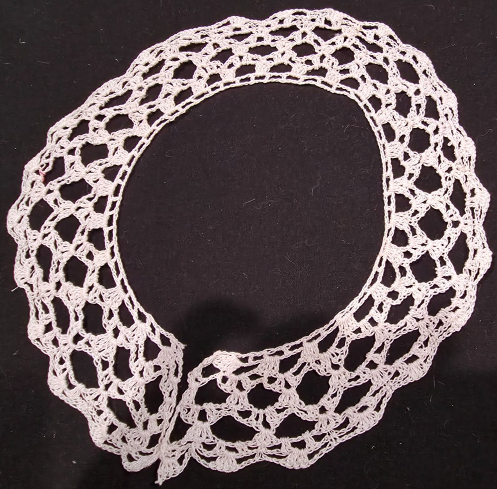 Hand made COLLAR White Fine Thread