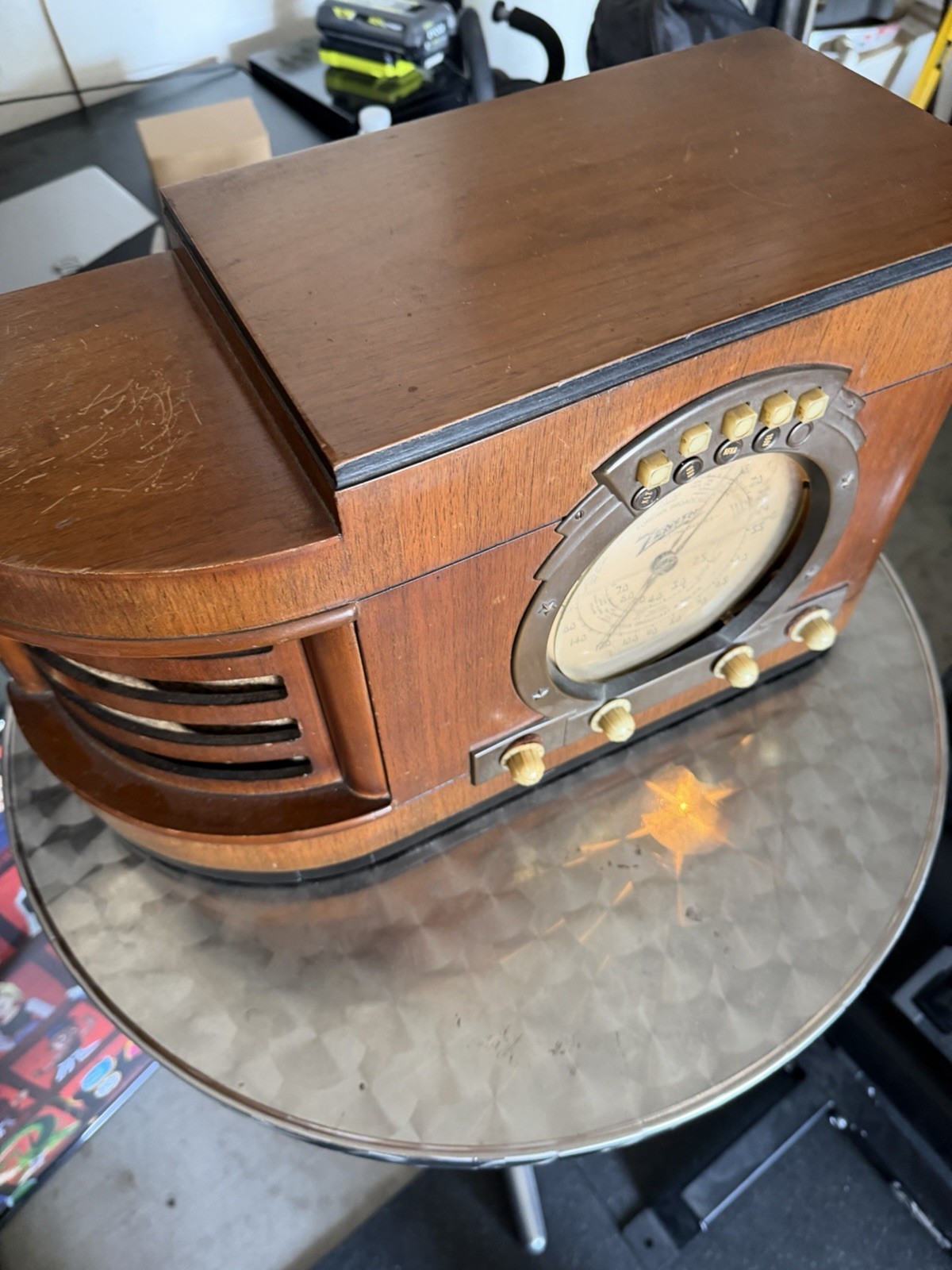 Original Finish 1939 ZENITH 6-S-322 “Stars and Stripes” SIX TUBE TABLE RADIO