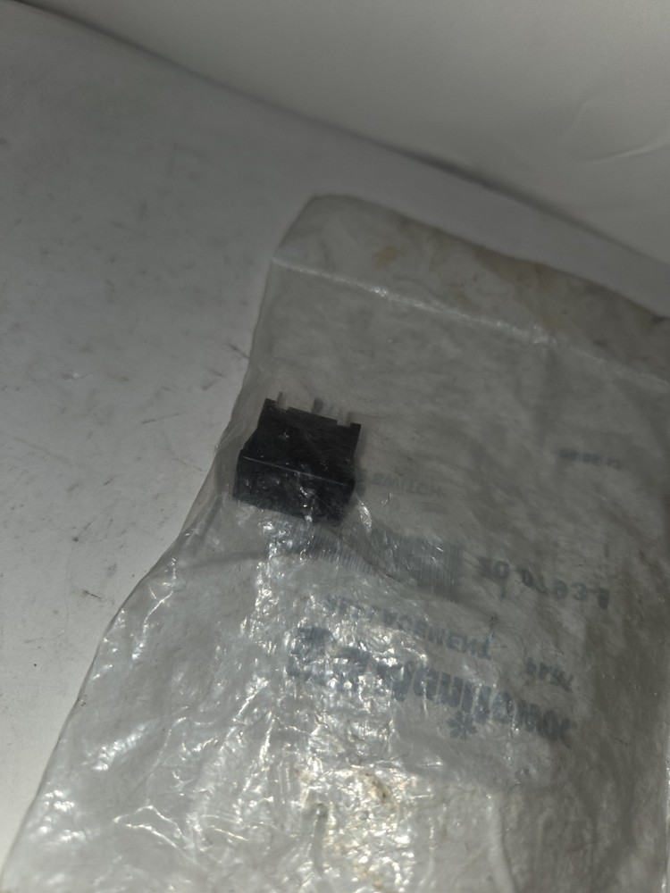 NEW GENUINE MANITOWOC 20-0793-9 TOGGLE SWITCH