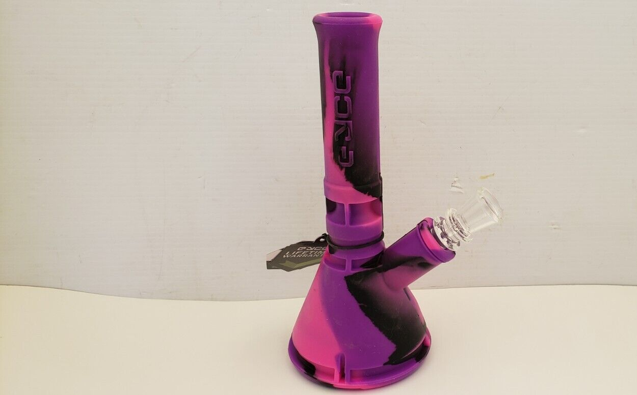 EYCE BANGIN SILICONE MINI BEAKER WATER PIPE, BUILT IN STASH JAR & MINI TOOL, NNB