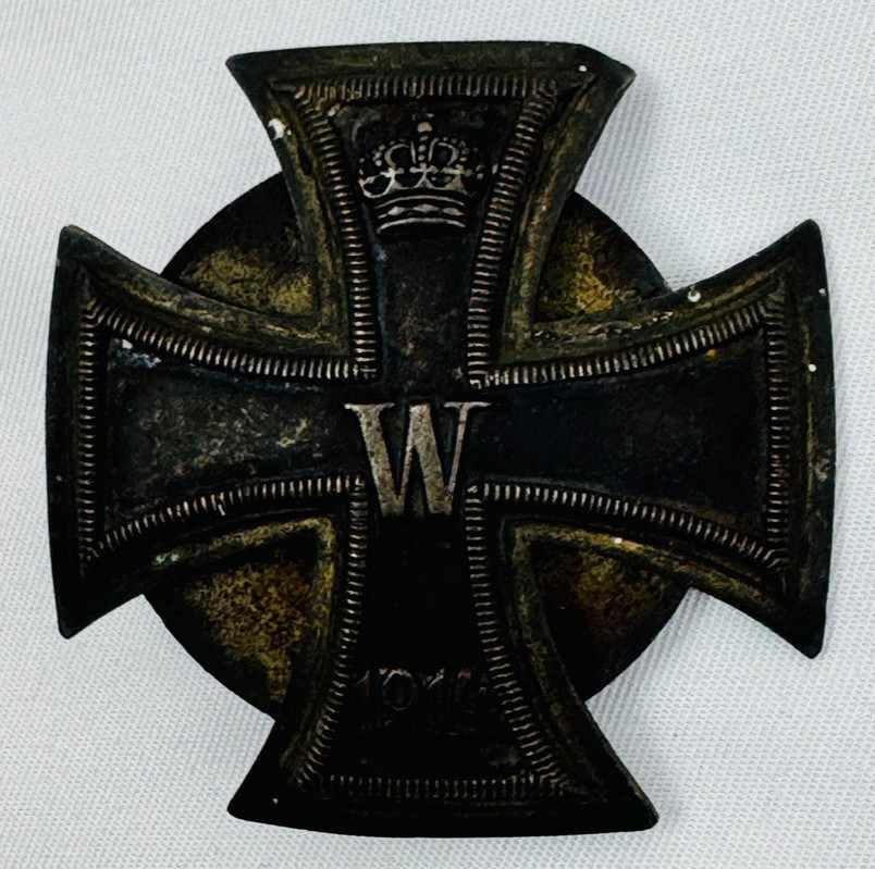 Imperial German WWI Iron Cross 1st Class 1914 Screwback Mounting
