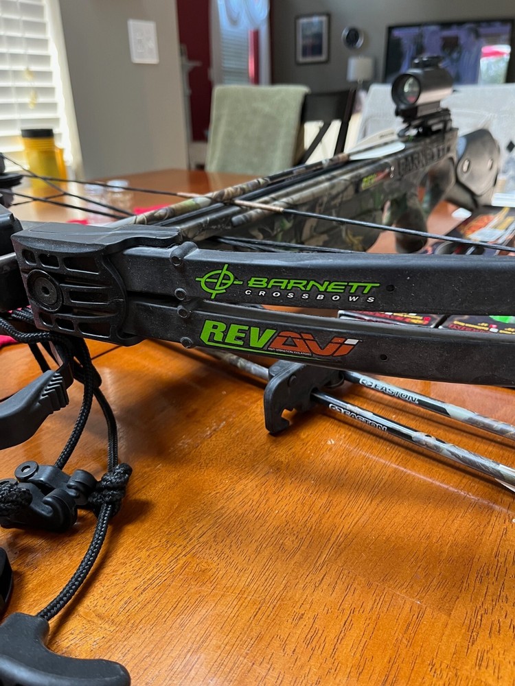 Barnett REVAVI crossbow w/Scope package