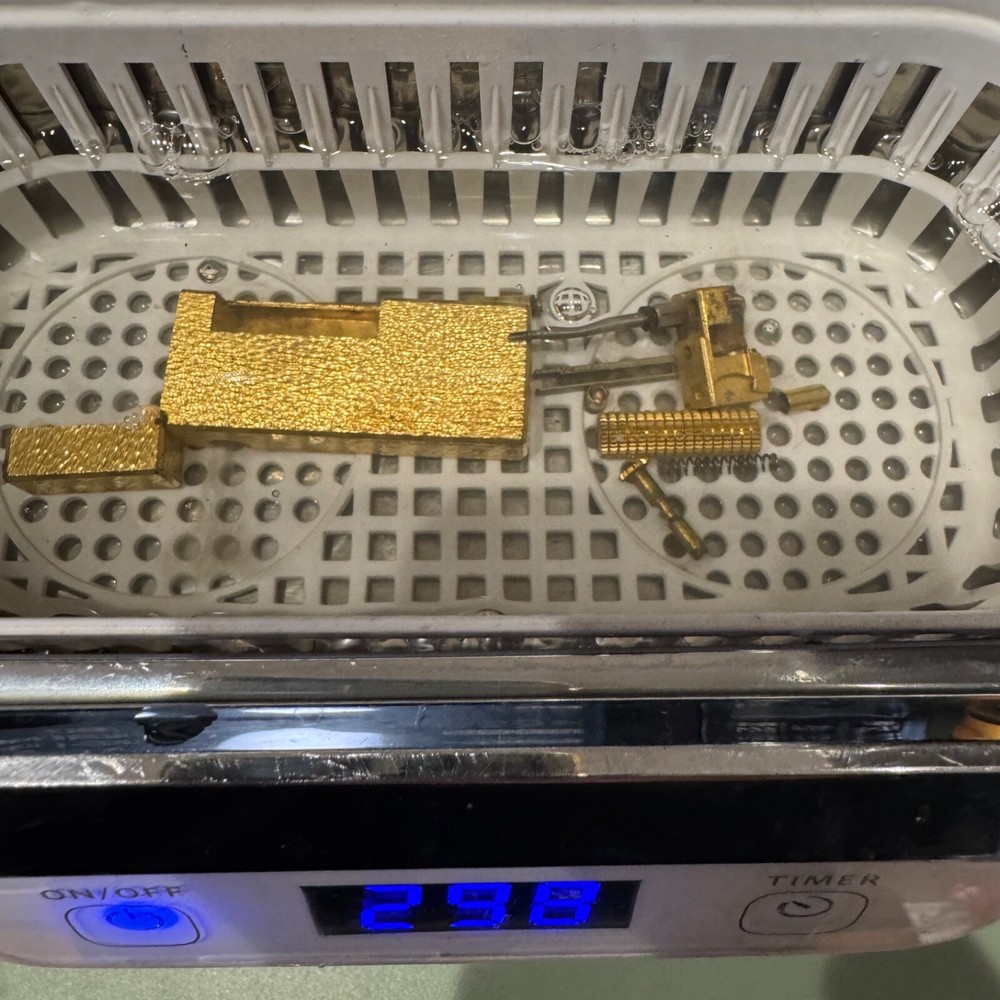 Dunhill Roller Gas Lighter Gold Sand Pattern-Ultrasonically cleaned_Working