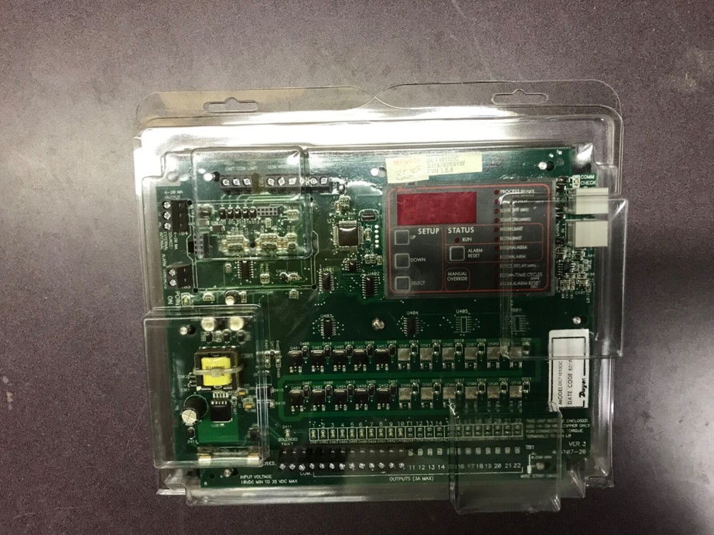 Dwyer DCT1010DC dust collector timer controller. Used in good working condition.