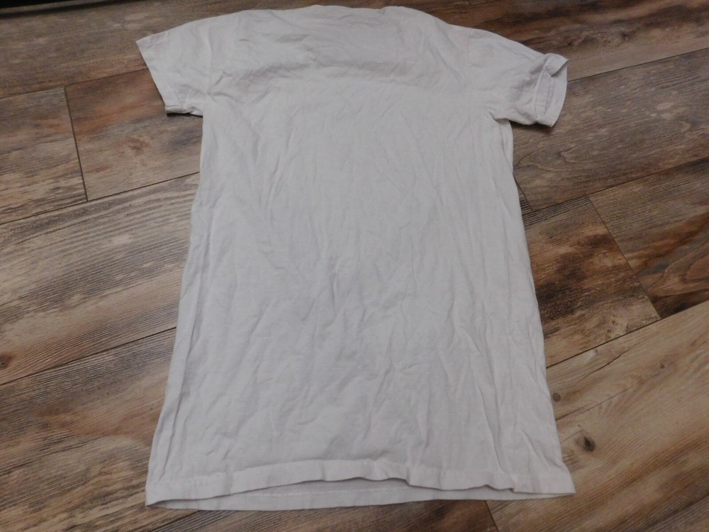 US MILITARY MANS WHITE CREWNECK UNDERSHIRT SIZE MEDIUM