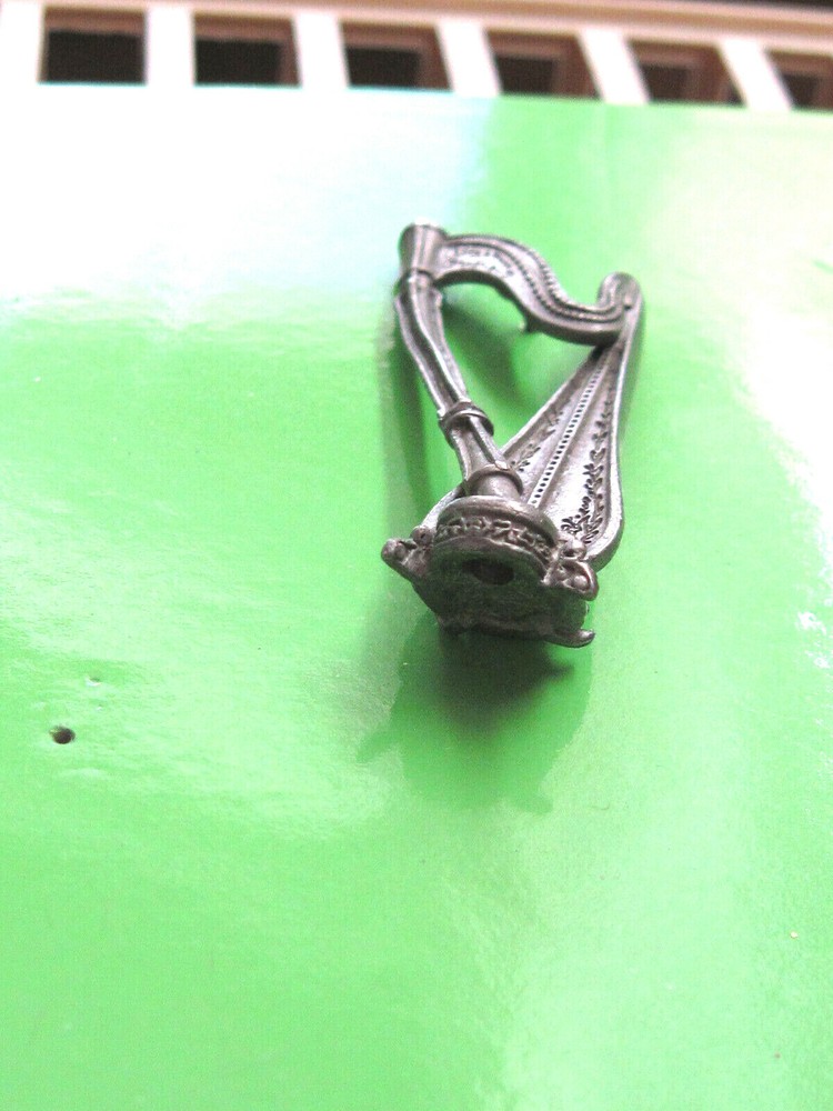 HARP - hat pin , lapel pin , hatpin GIFT BOXED