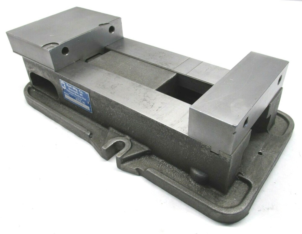 KURT ANGLOCK 6" MILLING MACHINE VISE - #D675
