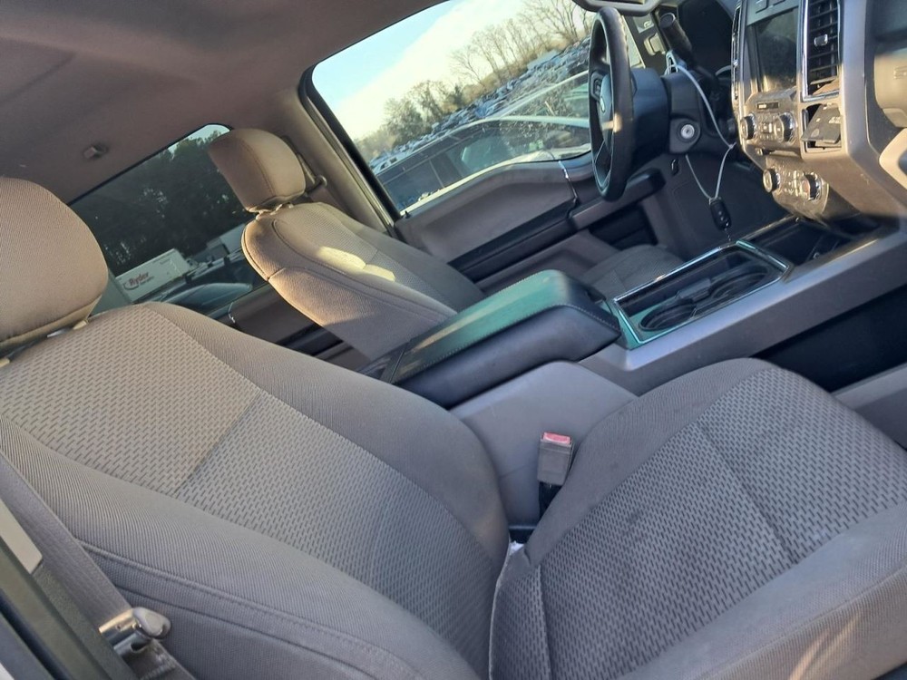 F250SD 2018 Glove Box 4897549