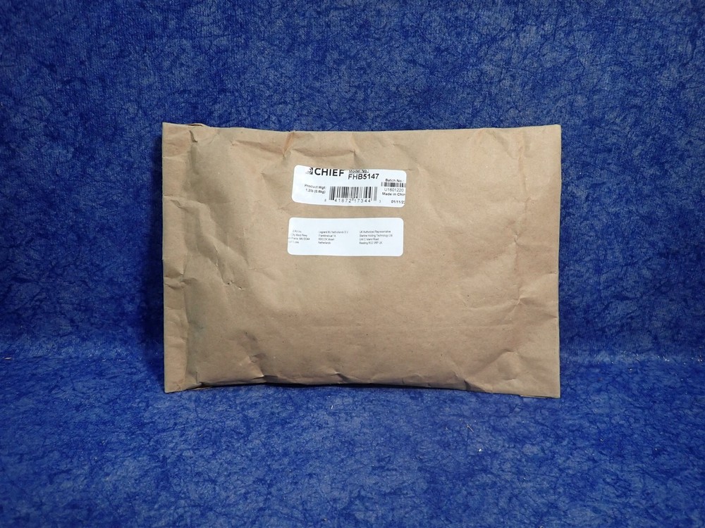 NEW Chief FHB5147 Universal Flat Panel Mount Hardware Kit (EC4)