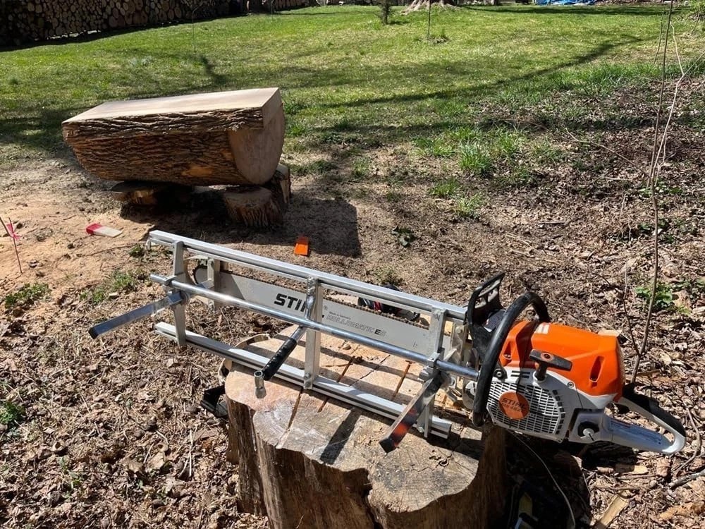Adjustable Chainsaw Mill for Gas-Powered Saws - Versatile 14-36" Compatibility