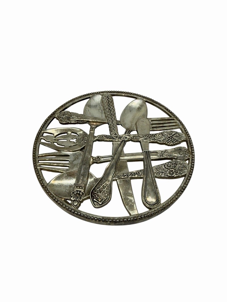 Vintage Wall Hanging Silver Art Co. Silver Plated Flatware Hot Plate Trivet 9”