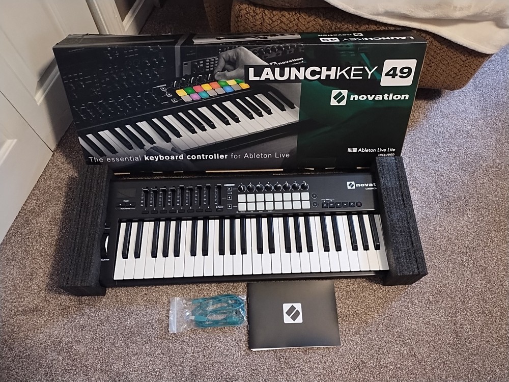 Novation Launchkey 49 MK2 49-Key MIDI Controller Keyboard