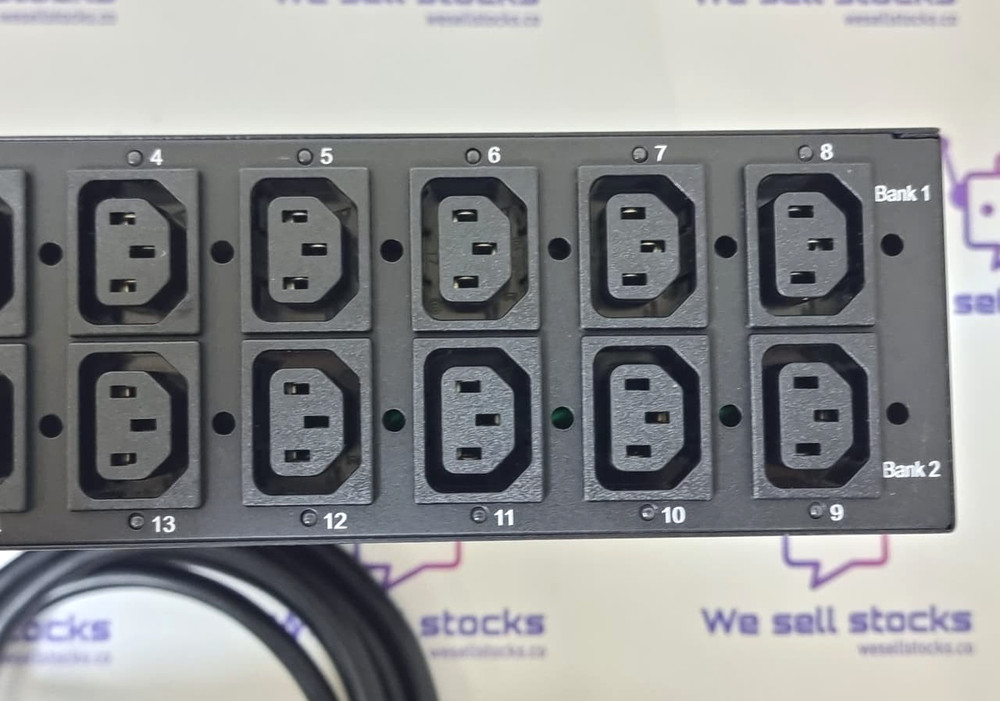 TRIPP LITE PDUMH32HVNET Switched Power Distribution Unit
