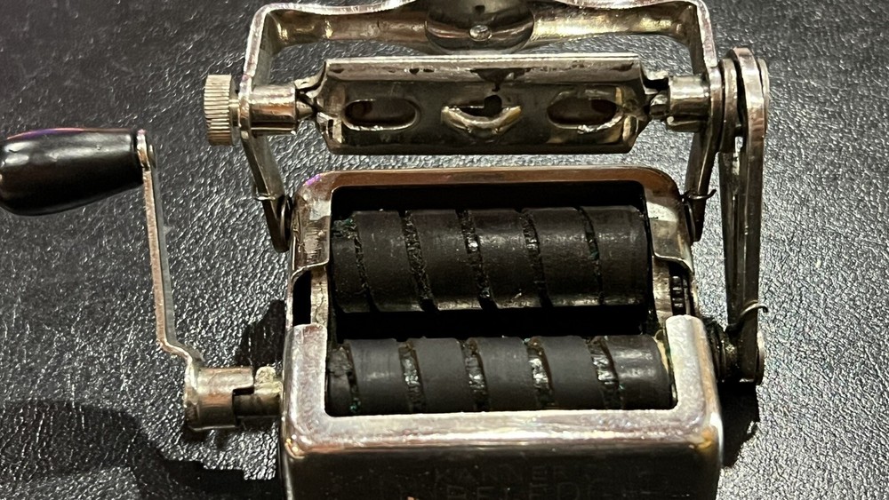 VTG KANNER'S DUBELEDGE STROPPER Gillette Razor Blade hone sharpener Complete