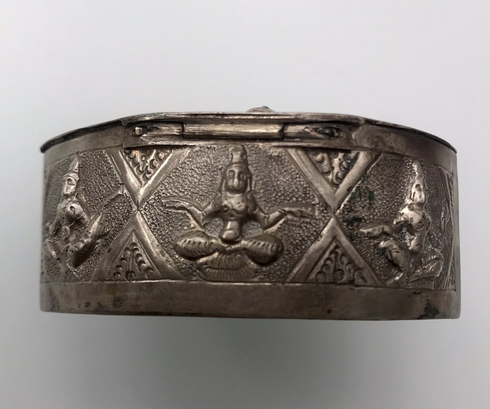 Antique Solid Sterling Silver Siamese Embossed Repousse Trinket / Snuff Box