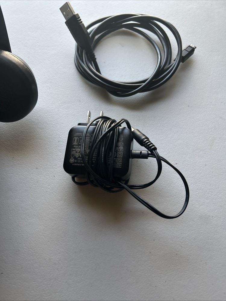 Plantronics Poly Wireless Headset and Base W8200B With Cords