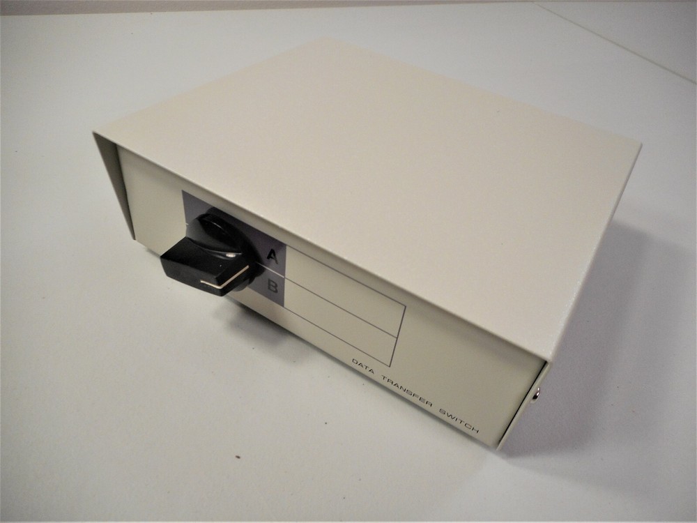 Computer cable switch box