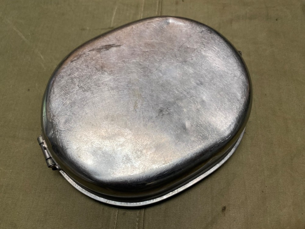 ORIGINAL WWII US ARMY & MARINE INFANTRY M1942 MESS KIT-DATED 1944, MACO