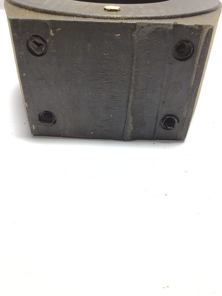 General Electric JCS Current Transformer 600:5 Ratio