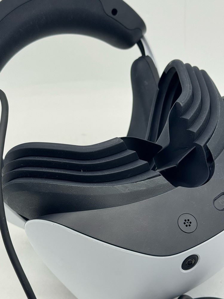 PlayStation VR2 PSVR2 Virtual Reality Headset 4K HDR OLED 120Hz Tracking