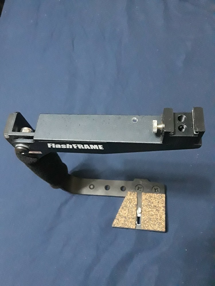 Flash bracket
