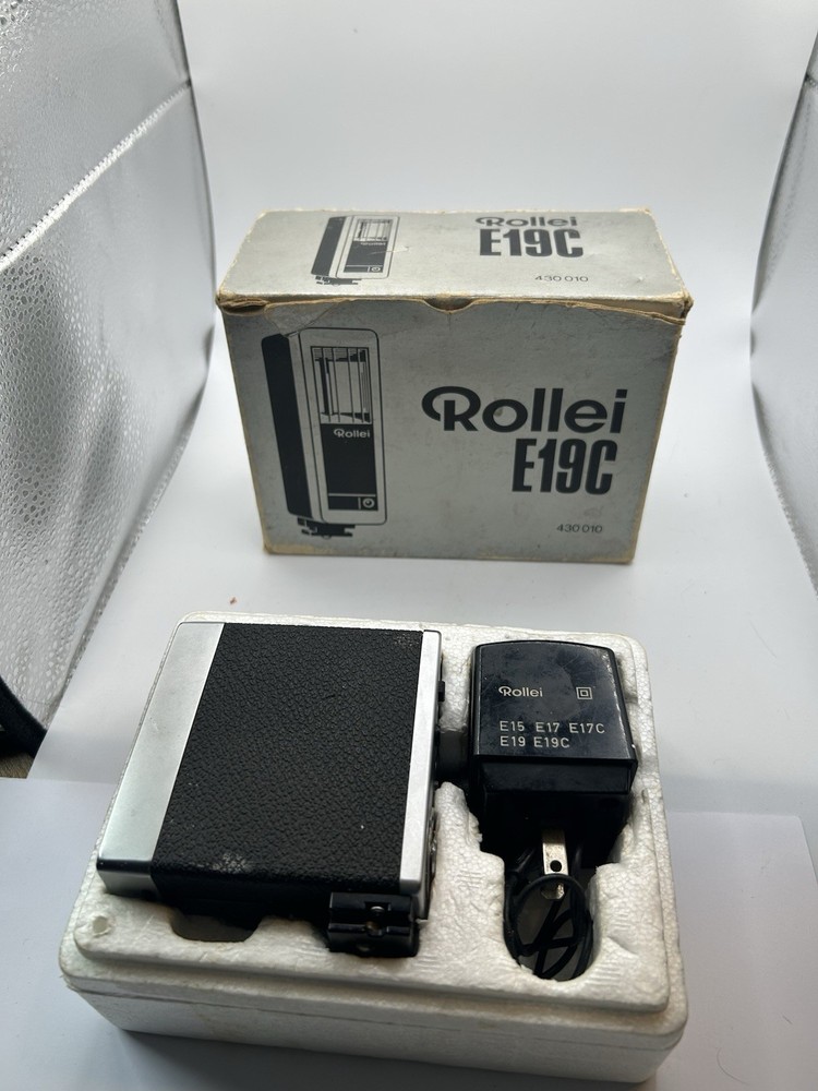 Vintage Rollei E19C Electronic Flash Unit with Charger & Sync Cable