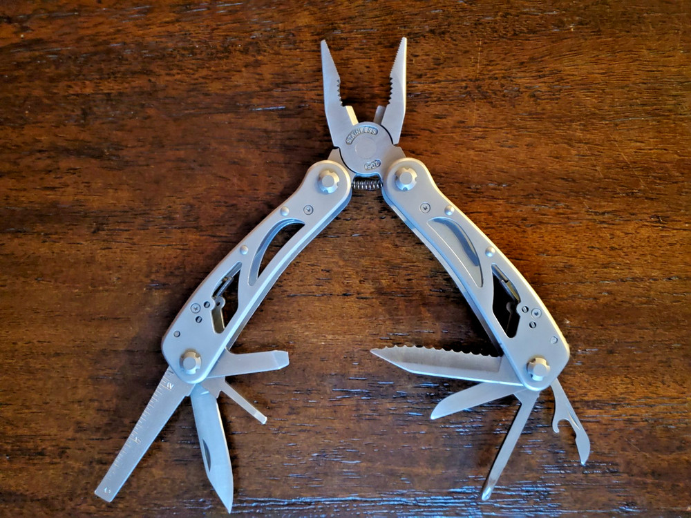 Duluth Trading Co 2CR Stainless Multi Tool Folding with case