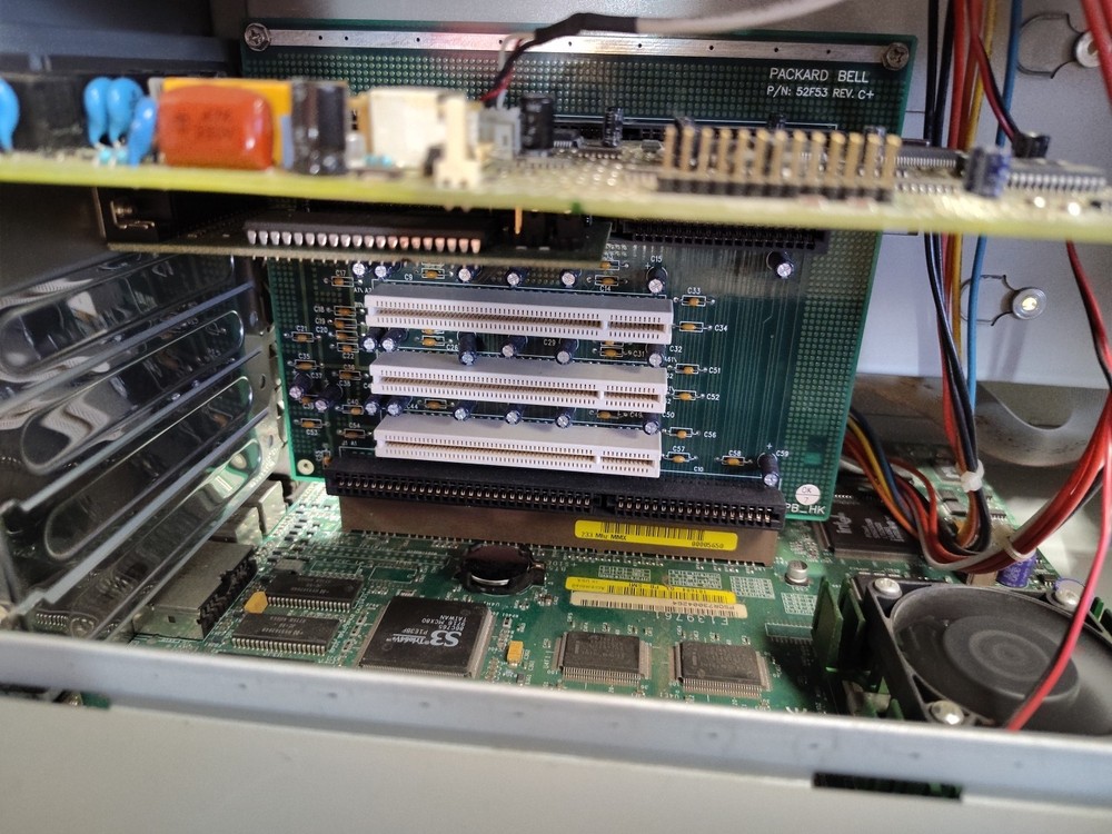 Packard Bell Pentium 233Mhz Computer Tower.