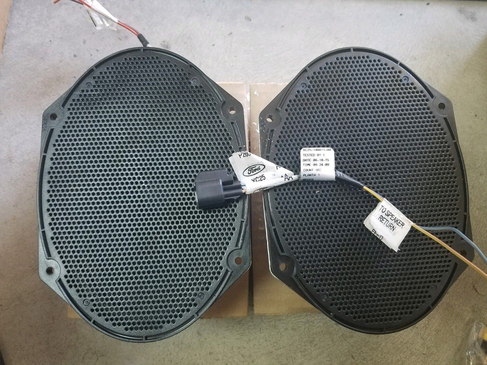 NEW Pair Ford 5.5" x 8" OEM Speakers 7U5T-18808-BA Speaker Kit with Harness