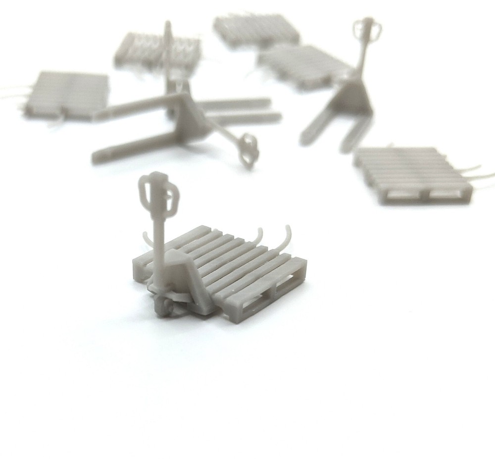 HO Scale Pallet Jacks And Pallets