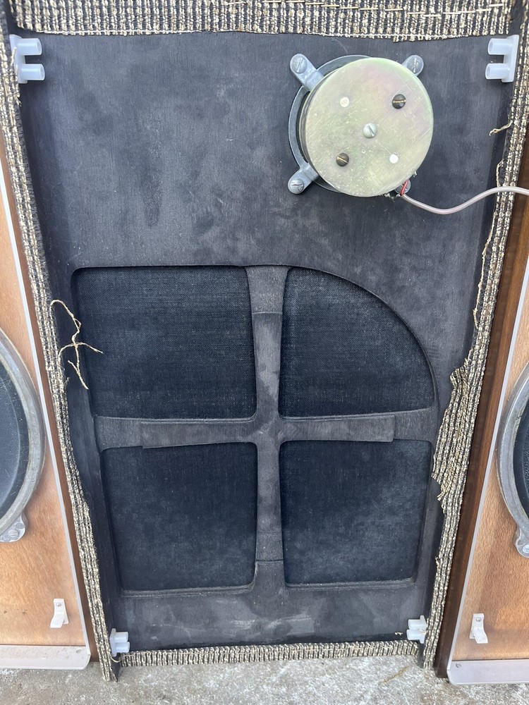 leak sandwich speakers